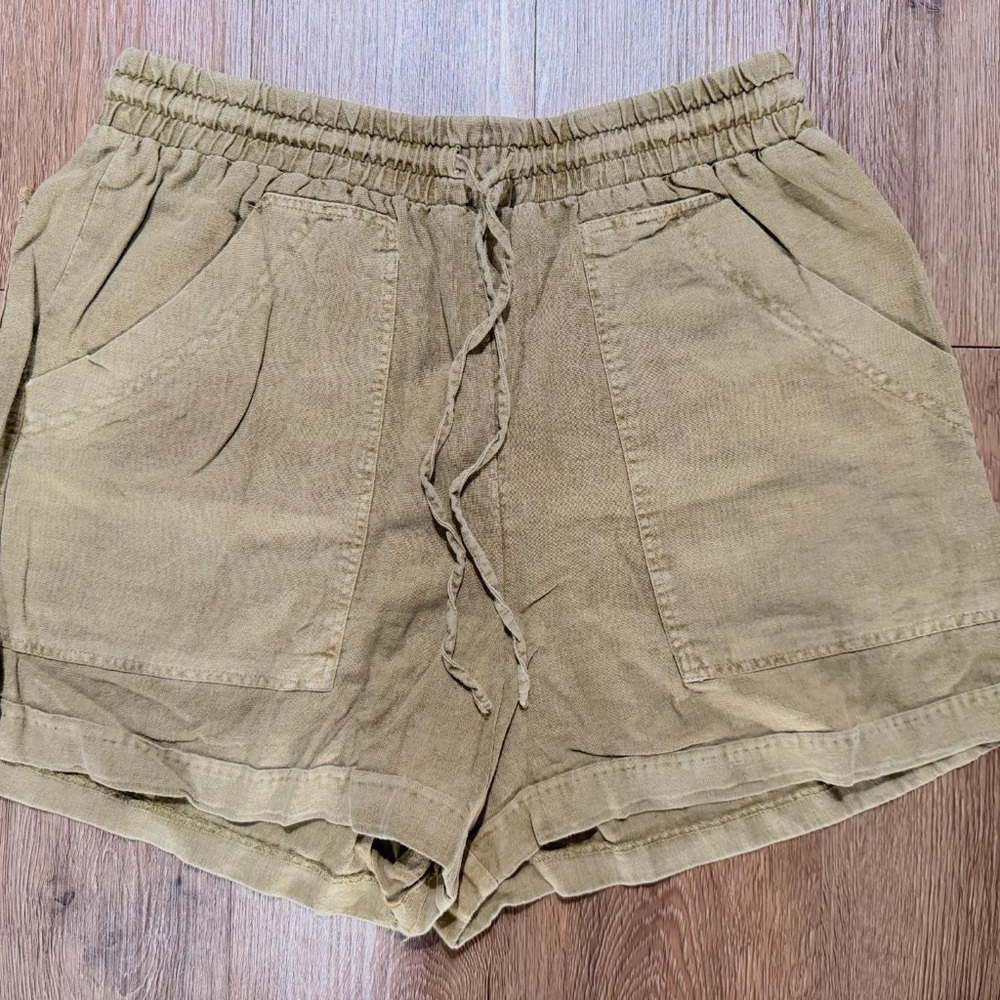 Universal Thread Tan Cargo Shorts Elastic Waist
